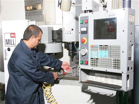 cnc machine training massachusetts|free cnc training near me.